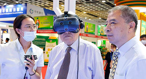 中國糧油學(xué)會領(lǐng)導(dǎo)蒞臨邁安德展位