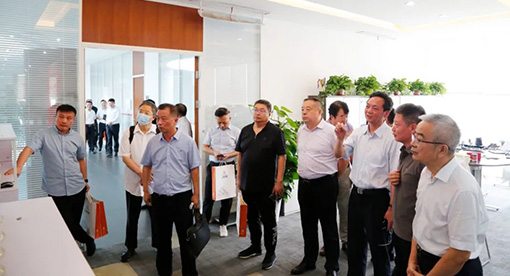 中國糧油學會糧油食品智能裝備分會成員參觀邁安德集團先進研發(fā)設(shè)計