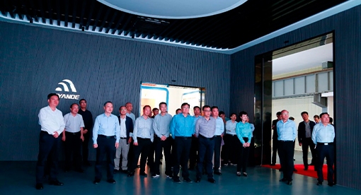 市人大常委會主任孔令俊一行蒞臨邁安德視察指導